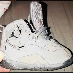 Baby boy kickssss... (5c)